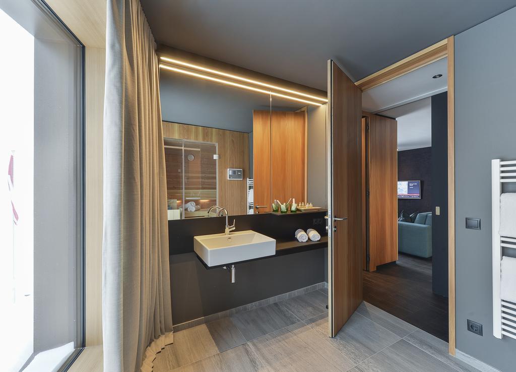 Fuxbau Apartman Stuben am Arlberg Szoba fotó